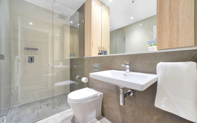 New Luxury Manhattan style in heart of CBD