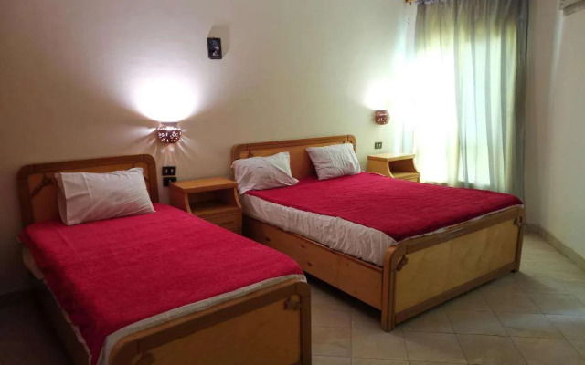 Golden Rose Hotel
