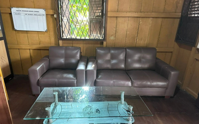 Channes Guest House Syariah By Zuzu