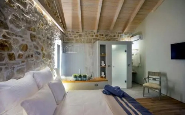 Paxos Fairytales Lovenest 2