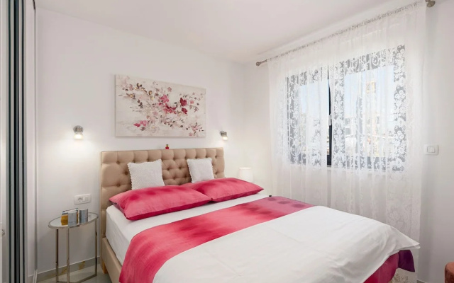 Apartment Summer Breeze Okrug Gornji