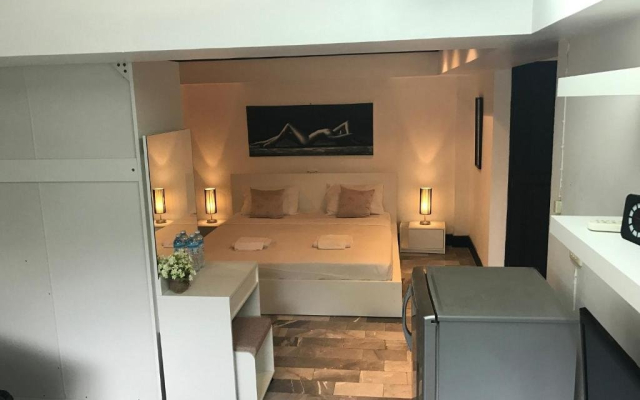 Maximum Boutique Hotel