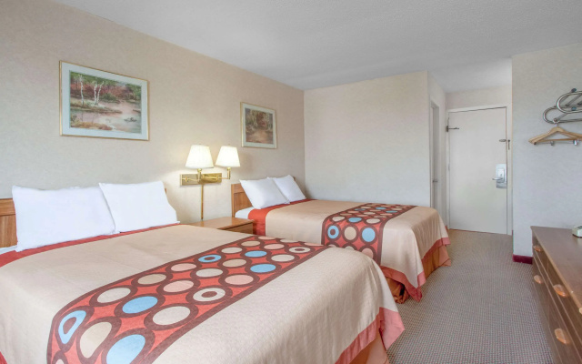 Super 8 by Wyndham Carlisle North