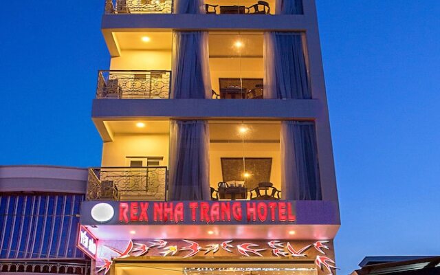 Rex Hotel and Apartment вид на фасад