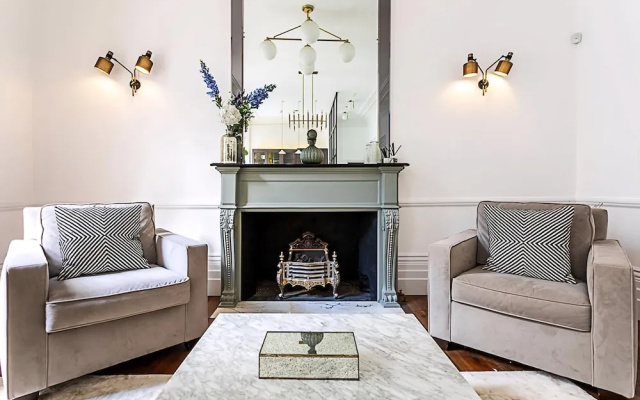 Notting Hill Charm: Central 2-bed Gem