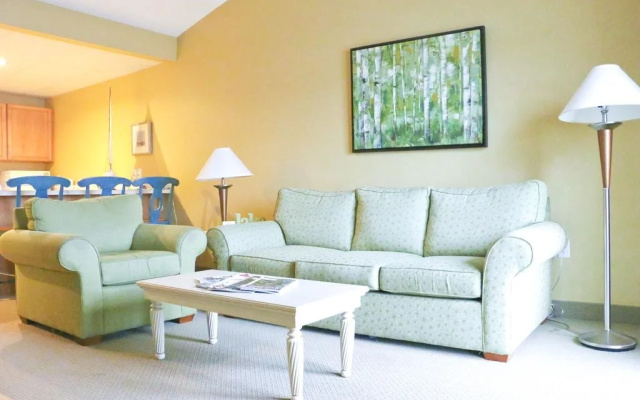 Bay Pointe Inn