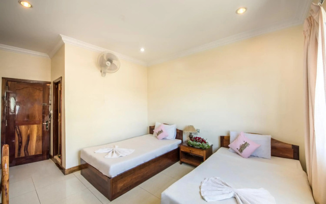 Seng Hout Hotel