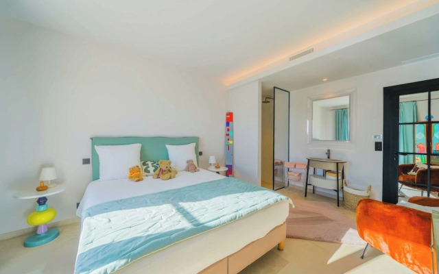 Exceptional Villa a/c 4br/8p With Pool & Sea View