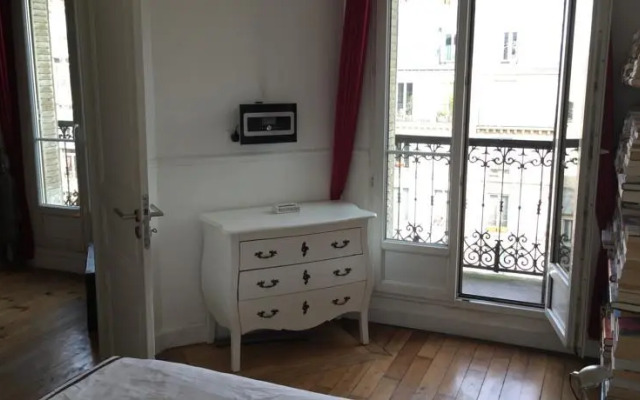 Montmartre and Antiques Market