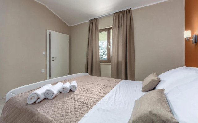 Beautiful Home in Katun With Wifi and 3 Bedrooms