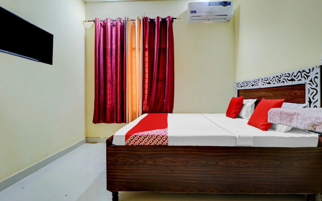 OYO 76880 Hotel 2 Cubes