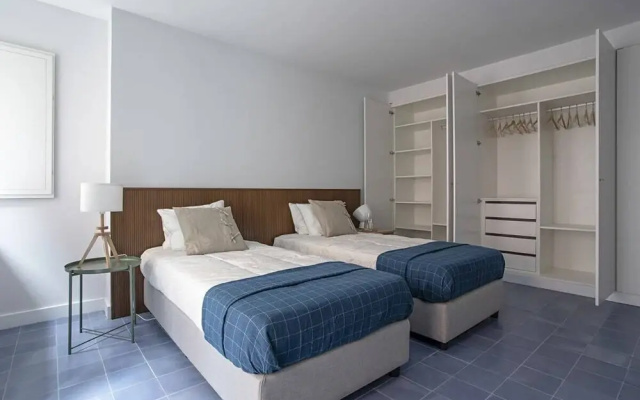 3bdr Superior Design Apartment in Bairro Alto