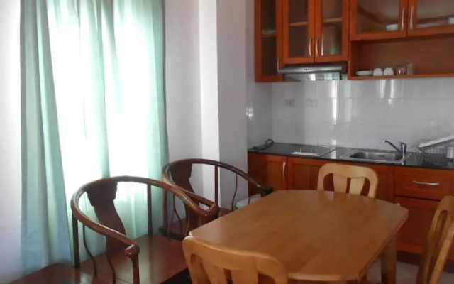 Niraxay Apartment