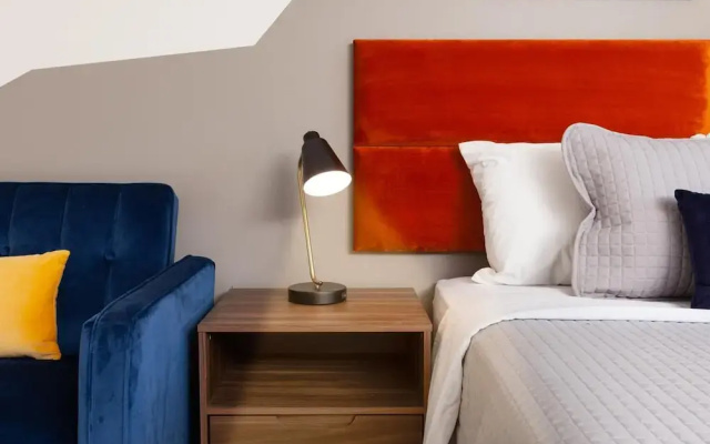 4411 Inn & Suites
