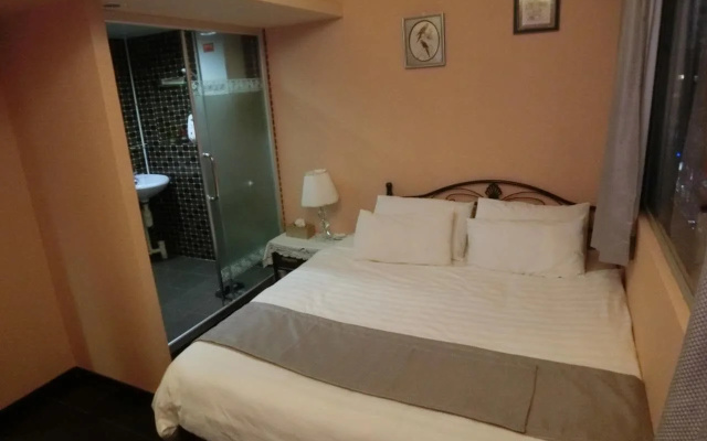 Bloomy Hotel