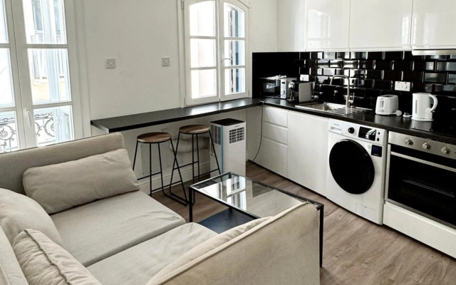 Delightful City Centre Studio Clarendon Apartment - Grand Central House