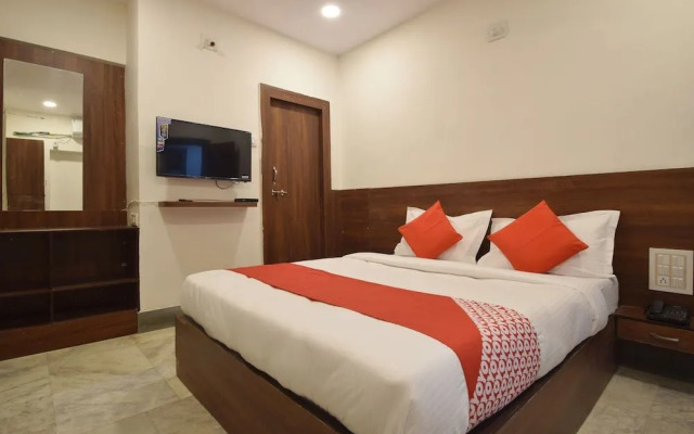 Collection O 23086 Hotel Mayur