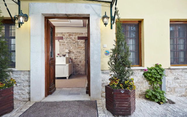 Kastro Guesthouse