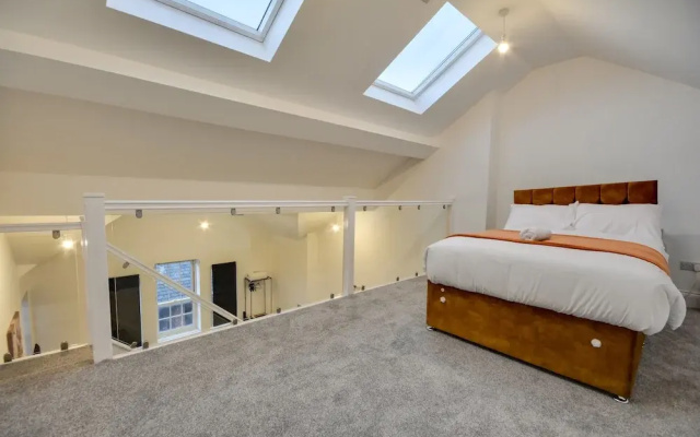 Wigan - Apartment - Sleeps 6 - Parking