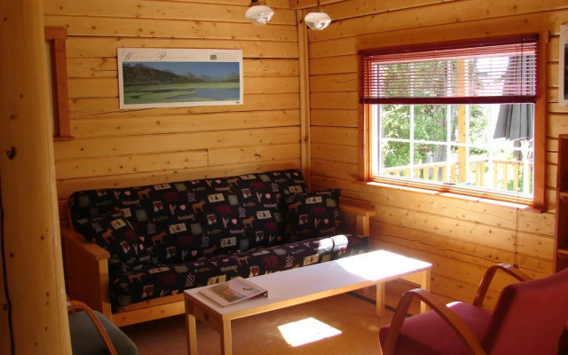 Little Atlin Lodge