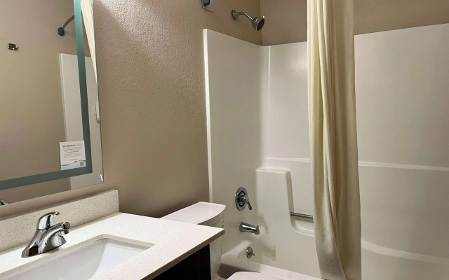 Super 8 by Wyndham Indianapolis/Emerson Ave