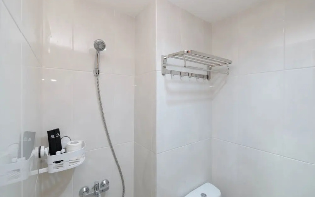 Minimalist And Nice Studio At Evenciio Margonda Apartment