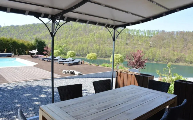 Villa in Stavelot With Lake View and Jacuzzi