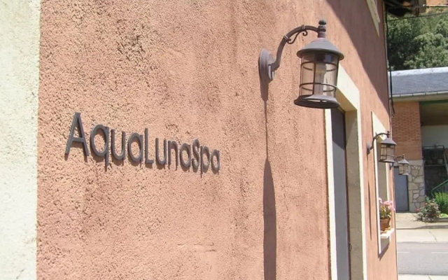 Aqua Luna Spa
