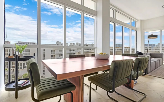 Roami at Sunny Isles