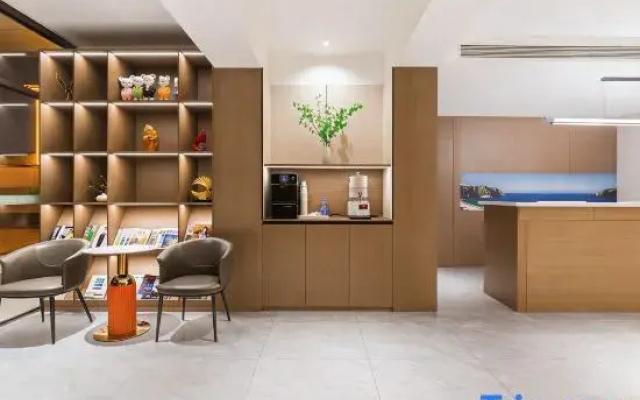 Home Inn Ruibai·Cloud Hotel (Huludao Central Hospital Branch)