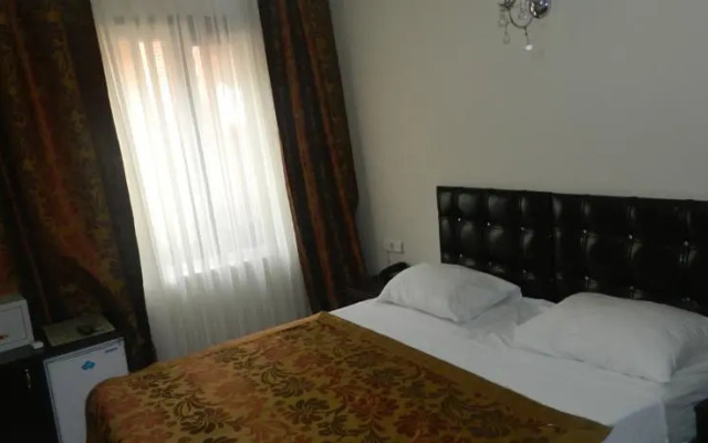 Family Inn Aparts