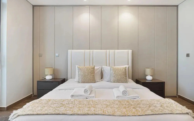 Nobles Suites by Hostiva - City View