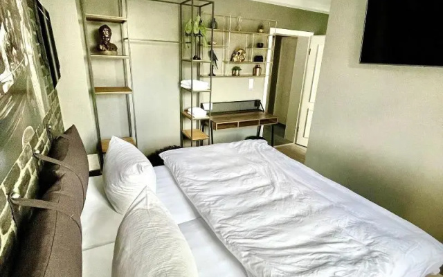 IQ Hotel
