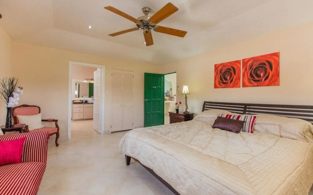 Beautiful Four-bedroom Villa With Breathtaking sea Views