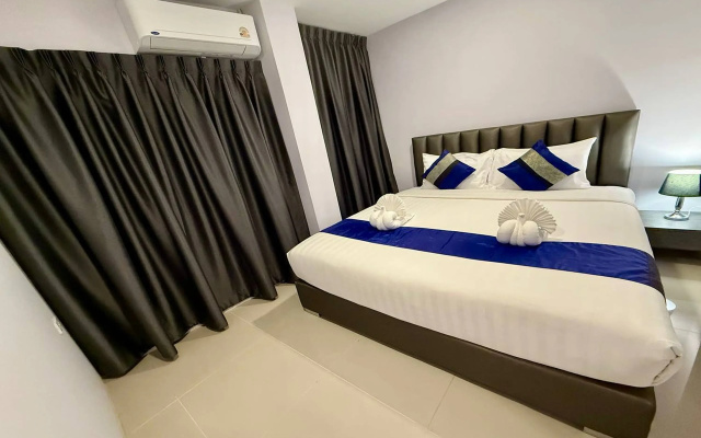 The Thames Pool Access Resort SHA+
