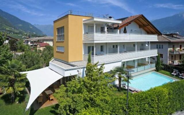 Отель Boutique Hotel Jardis Италия, Лана - отзывы, цены и фото номеров - забронировать отель Boutique Hotel Jardis онлайн вид на фасад