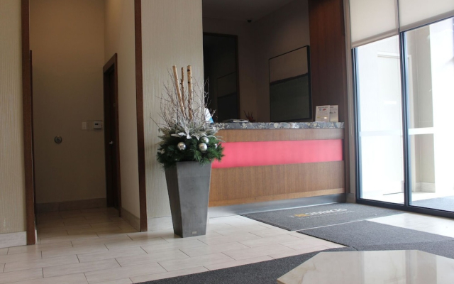 Deluxe Corner Suite - By Elite Suites