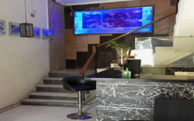 Hot In Hotel