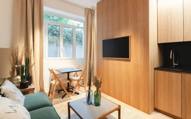AC Apartment With Terrace in the Center of Paris