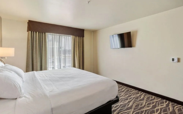 Cobblestone Hotel & Suites - De Pere/Green Bay