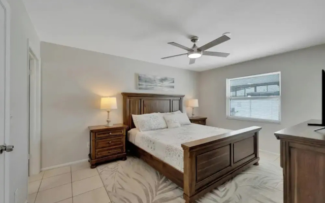1053 Apollo Beach Blvd, Unit 5