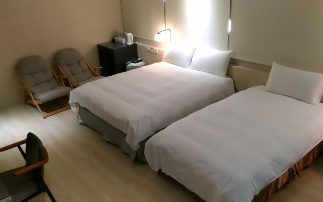 G11 Hotel