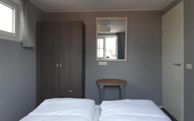 Nieuwe Beachbungalow aan IJsselmeer 39 24