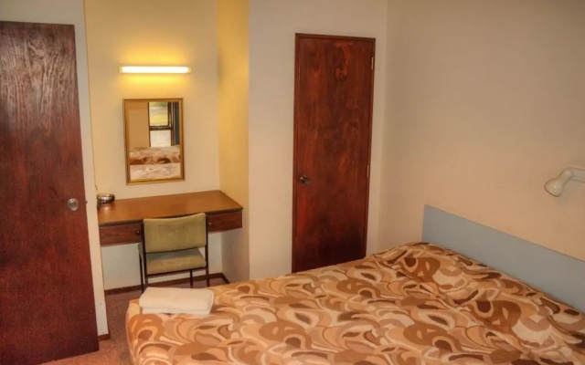 Riverside Motel