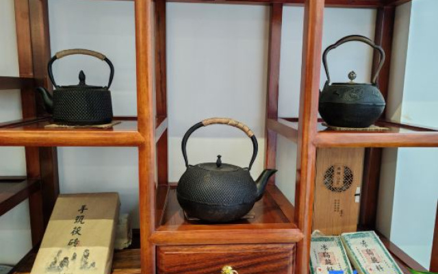 Phoenix Ancient City Warm Heart Pavilion Homestay