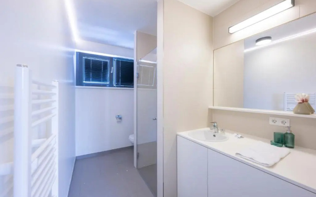Modern City Hideaway Graz by ichbucheAT