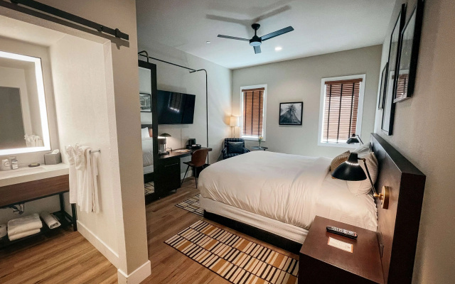 Gateway Hotel, Trademark Collection by Wyndham