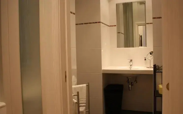 Opera Studio Apartment
