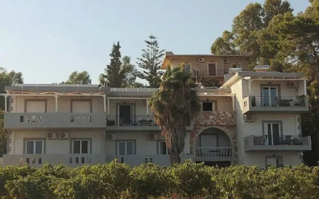 Seaheaven House B2 - Beachfront Nest Memi Koroni