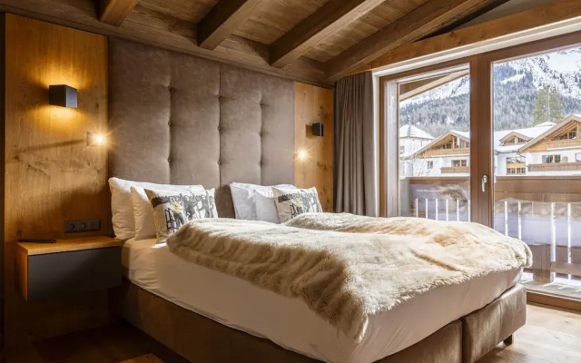 Beautiful Chalet With Swimming Pool